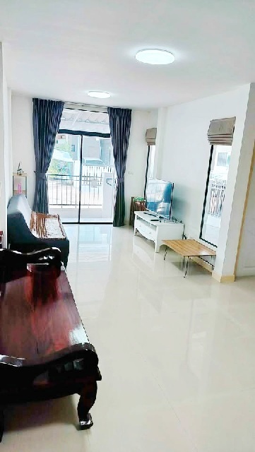 ทาวน์โฮม 2 ชั้น 26ตร.วา. รามคำแหง174 MRT มีนพัฒนา 1.3กม.210ตร.ม. รร.นานาชาติร่วมฤดี 2.4กม. 3นอน 2น้ำ พร้อมเฟอร์ เครื่องใช้ไฟฟ้า