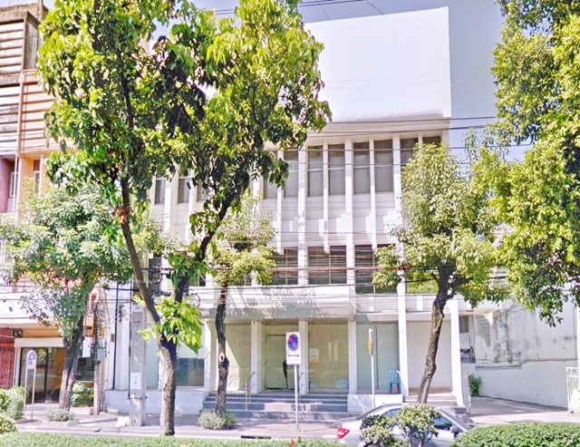 ดาดฟ้า 164 ตร.วา.ทองหล่อ เอกมัย จอดรถ 10 คัน  ให้เช่าอาคารสำนักงาน 3 ชั้น สุขุมวิท34-38 BTS พระโขนง 1กม. 656 ตร.ม. 