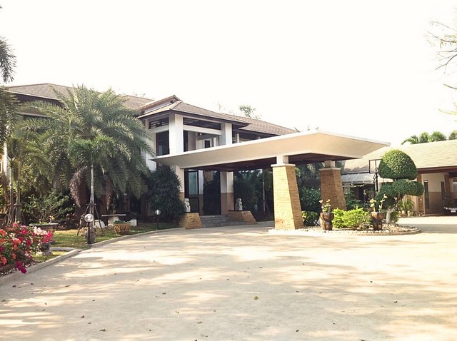 [ขาย] บ้านหรู 2 ไร่ | เมืองเอก ปทุมธานี | ติดสนามกอล์ฟวิสต้า | สระส่วนตัว | 60 ล้าน