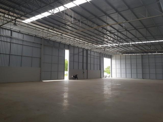 ให้เช่าโกดัง 960 ตรม. ย่านลาดกระบัง ถ.พัฒนาชนบท 3 รถใหญ่ และตู้ container เข้า-ออกได้