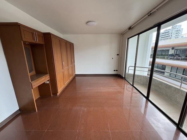 ให้เช่าโฮมออฟฟิศ 5 ชั้น 400 ตรม. Park Avenue Home Office สุขุมวิท 71 ใกล้นานาชาติ St. Andrews