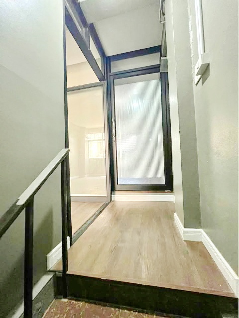 ตลาดสดปทุมธานี 1 กม.ศาลากลางจังหวัดปทุมธานี1 กม. เช่าอาคารพาณิชย์ 2คูหา 4 ชั้น MRT รังสิต 6 กม.