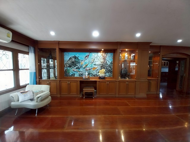 ขายบ้านเดี่ยวหลังใหญ่นาป่าชลบุรี หมู่บ้านสุขประยูรพาร์คนาป่า ขนาด 191 ตารางวา 6 ห้องนอน 5 ห้องน้ำ