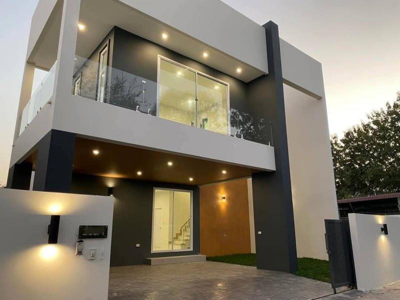 ดอนแก้ว #แม่ริม ขาย 4.79 ล้าน 54.5 ตรว. 4 นอน 3 น้ำ #สไตล์โมเดิร์น สุดหรู มีคอร์ทยาร์ดหน้าบ้าน ใช้วัสดุดีมีคุณภาพ