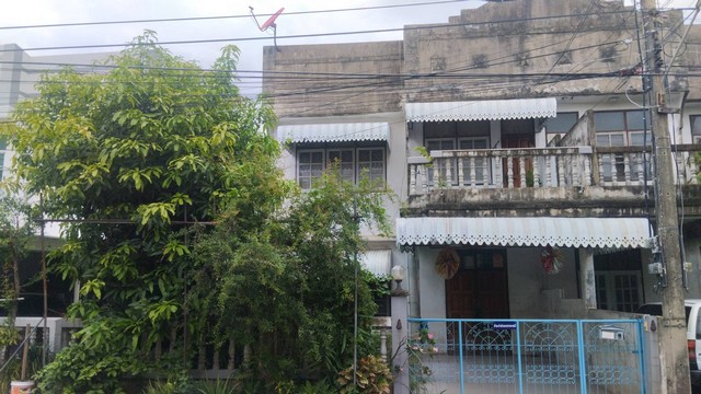 ขายด่วนทาวน์เฮาส์แฝด ขนาด 37 ตารางวา บ้านอยู่เจริญเปรมประชา อำเภอเมือง จังหวัดปทุมธานี