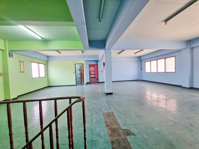 BTS อ่อนนุช 900ม. ถูกที่สุดในโลก โลตัส สุขุมวิท50 อาคารพาณิชย์ 7คูหา มีลิฟท์ 4 ชั้น  600ม. 8นอน 5น้ำ 2,002 ตร.ม.  282ตร.วา.