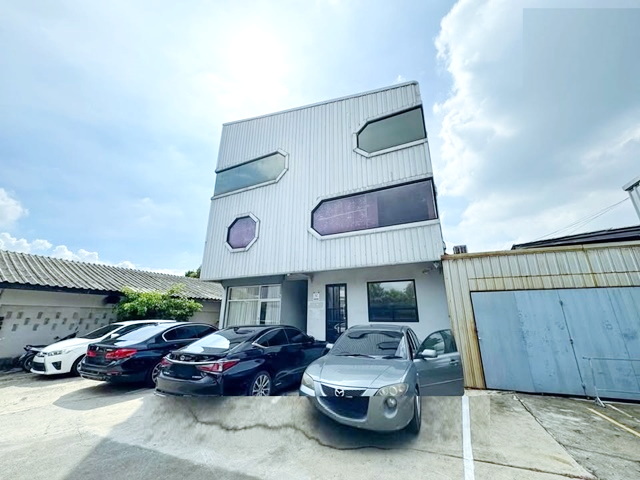 ถ.สุขุมวิท60-68 BTSบางจาก 900ม.หาของกินสะดวก ตลาดบางจาก 1.4 กม. ให้เช่าพื้นที่สำนักงาน ชั้น2-3 112 ตร.ม. เซาธ์อีสบางกอก 2.4 กม.2 แอร์ 