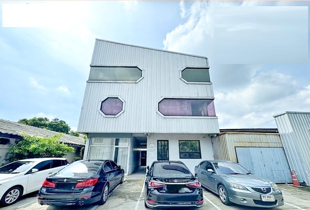 ให้เช่าพื้นที่สำนักงาน ชั้น 2 110 ตร.ม. BTSบางจาก 900ม.100ตร.วา. เซาธ์อีสบางกอก 2.4 กม.2 แอร์ หาของกินสะดวก ตลาดบางจาก 1.4 กม. ถ.สุขุมวิท