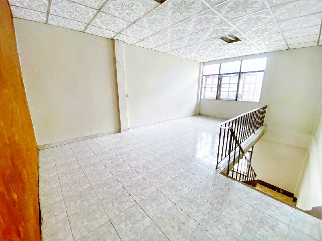 MRTท่าพระ 600 ม. เดอะ มอลล์ ท่าพระ 2.4 กม. ให้เช่าอาคารพาณิชย์ 4 ชั้น 18ตร.วา.318ตร.ม. อาชีวศึกษาธนบุรี 1.1 กม.สะอาด โล่ง โปร่ง 4 นอน 4 น้ำ