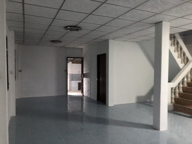 หาที่สวยวิวดีเงื่อนไขสบาย บ้านปูน 1 ชั้น ต.บางเลน อ.บางใหญ่ 100 วา แหล่งเจริญ  นนทบุรี เนื้อที่ ราคาคุยได้ค่ะ