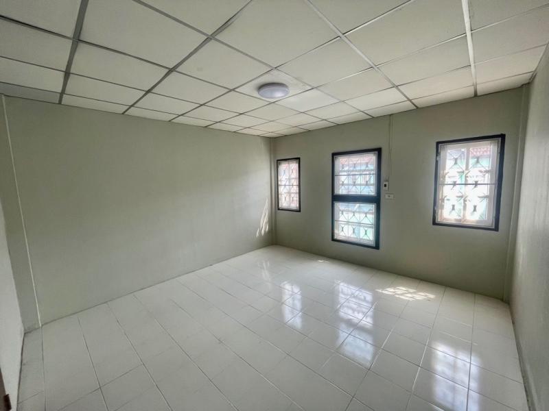 ให้เช่าทาวน์เฮาส์ 3ชั้น หมู่บ้านพงษ์ศิริชัย 4 ซอยเพชรเกษม 81 แขวงหนองค้างพลู เขตหนองแขม กรุงเทพมหานคร