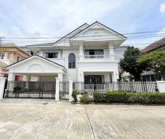 HR2654ให้เช่าบ้านเดี่ยว รีโนเวทใหม่ หมู่บ้านกรองทอง พัฒนาการ 32 เหมาะอยู่อาศัยหรือทำโฮมออฟฟิศ 