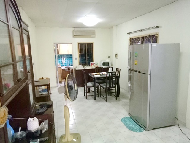 เฟอร์ครบ! 2จอดรถ โรงพยาบาลจุฬารัตน์9 ให้เช่าบ้านเดี่ยว ใกล้สุวรรณภูมิ 60 ตรว. 240 ตรม. กิ่งแก้ว35-55 2นอน 1น้ำ