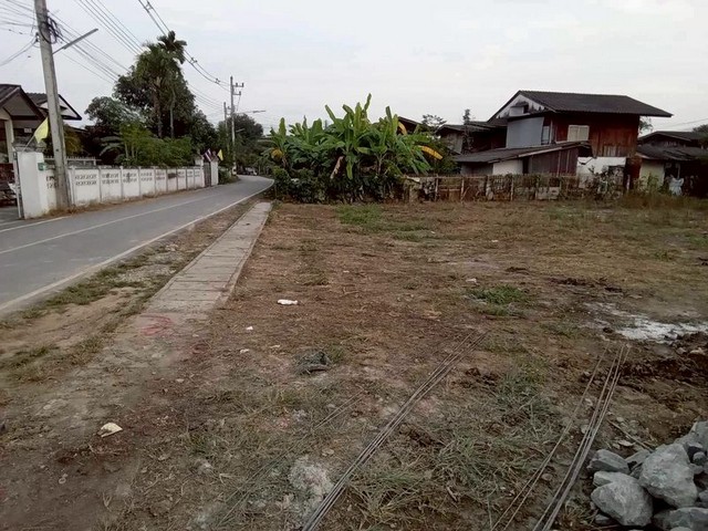 ที่ดินติดถนน ทำเลดี เดินทางสะดวก  สันป่าเปา สันทราย 