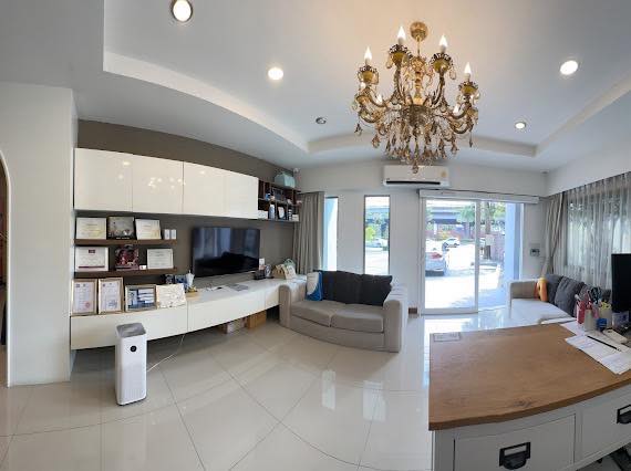 ขายอาคาร 2 ชั้น 120 ตรว. 500 ตรม. ทำเลทอง ติดถนนเลียบทางด่วนรามอินทรา  ใกล้ Central Eastville เหมาะทำธุรกิจ **รับเงื่อนไขเช่าซื้อ