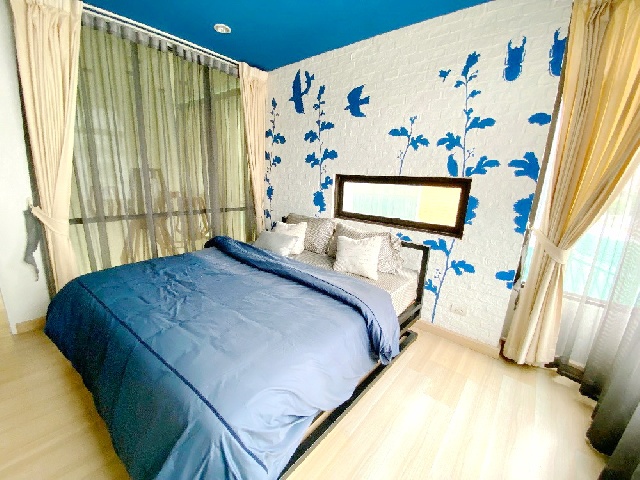 ตลาดสดท่าอิฐ 1.5 กม.คฤหาสน์หรู ให้เช่า แนวตั้งเฟอร์ครบ 3 ชั้น  นานาชาติดีบีเอส 3.7 กม.