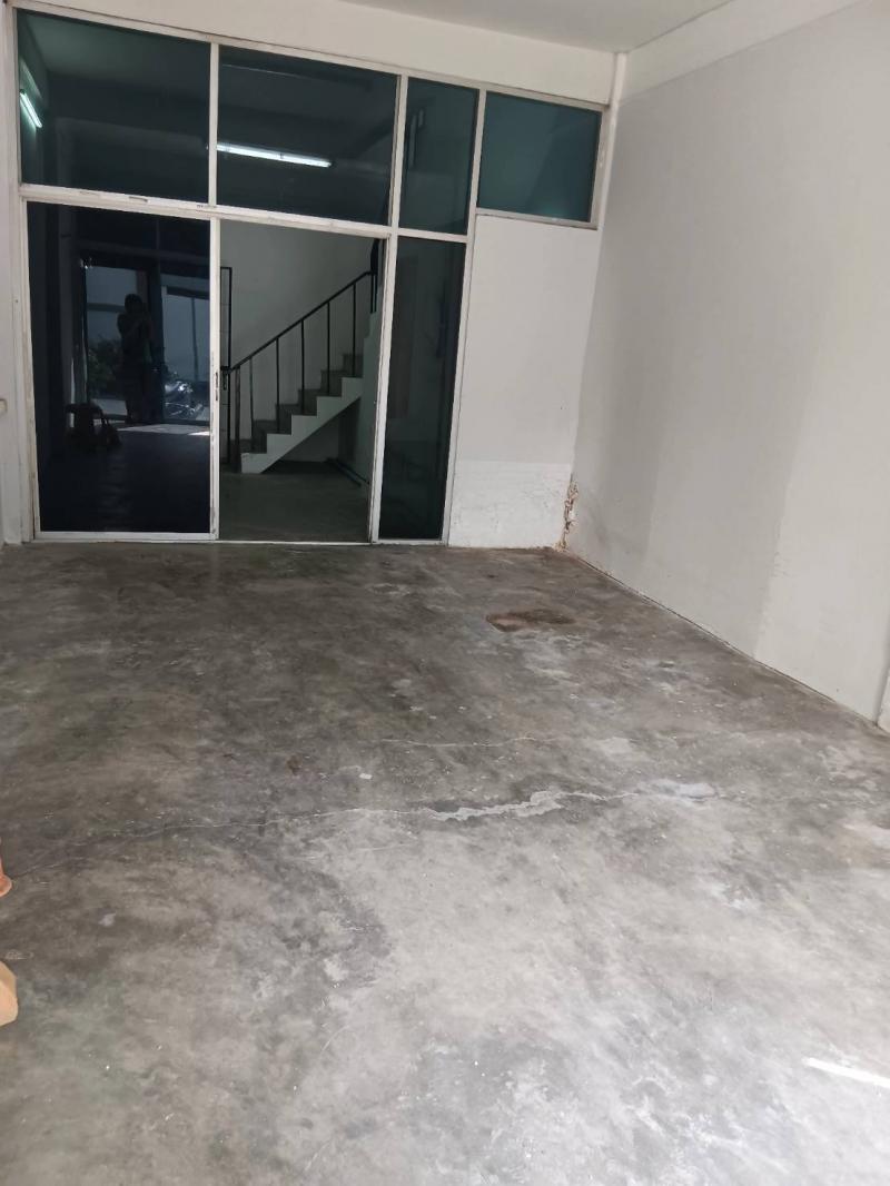 ให้เช่าอาคารพาณิชย์ 3ชั้น 2 นอน 2 น้ำ ติดถนน เหมาะทำสำนักงานออฟฟิศ ถนนลาซาล32