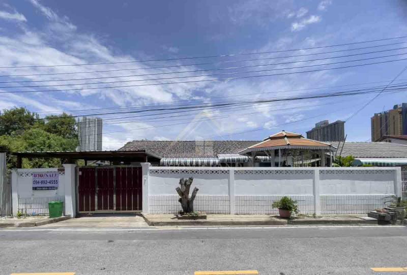 บ้านเดี่ยว ชั้นเดียว หมู่บ้าน กฤษดานคร 10 ถนน รัตนาธิเบศร์