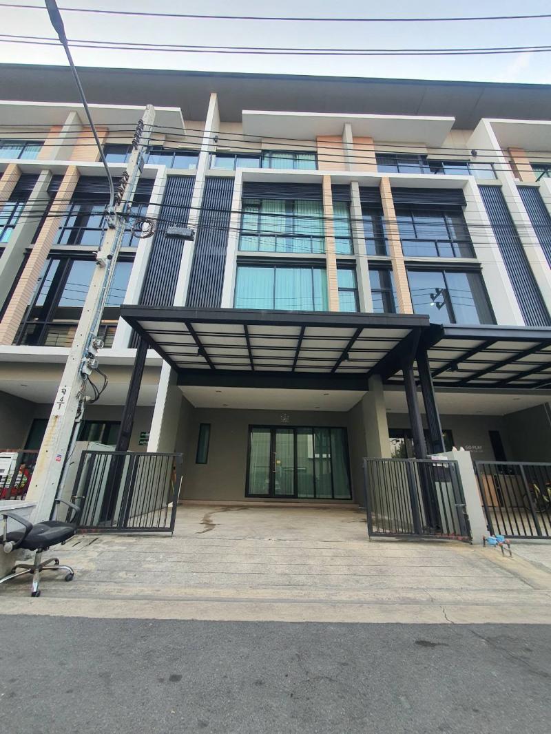 ให้เช่าออฟฟิศ ติดถนน ทำเลทอง​ ใจกลางเมือง โครงการพรีเมี่ยมเพลส 10  เกษตร-นวมินทร์ รามอินทรา จังหวัดกรุงเทพมหานคร