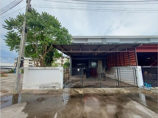 ขายทาวน์เฮ้าส์หมู่บ้านปิยะนัดดา 1,ถ.สายรองอ่างเก็บน้ำหนองปลาไหล (ทล.3191) ต.ปลวกแดง อ.ปลวกแดง จ.ระยอง