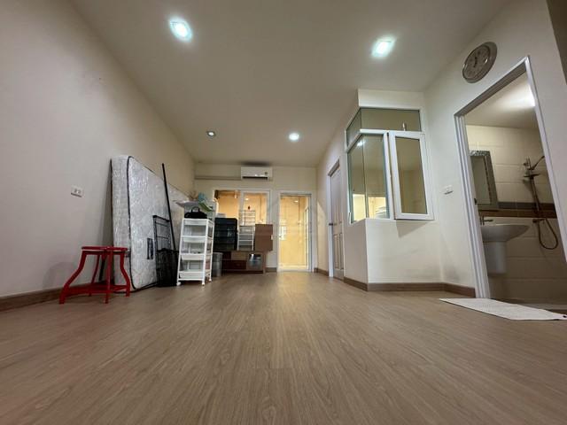 P896 ขาย ทาวน์โฮม โครงการ Golden Town โกลเด้น ทาวน์ วัชรพล – สุขาภิบาล 5 ใกล้ทางด่วนสุขาภิบาล 5 เดินทางสะดวก