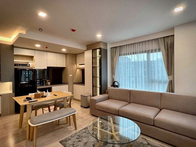 เอสเซ็นท์ พาร์ควิลล์ คอนโดหรู ติดเซ็นทรัลเฟส