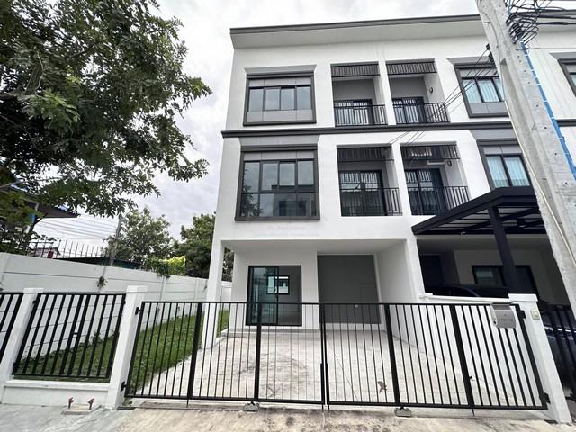 ให้เช่าทาว์นโฮม 3 ชั้น 29 ตรว. บ้านลุมพินี ทาวน์เพลส สุขุมวิท-ศรีนครินทร์ ใกล้ BTS สำโรง