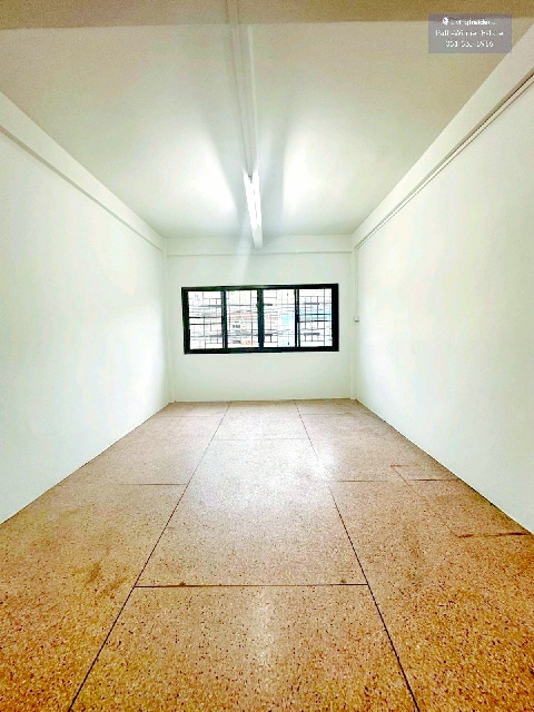 รร.นานาชาติเรนทรี 2.8 กม.ซ.จันทร์ 41-45 สุรศักดิ์ 1.8กม. อาคารพาณิชย์ 3.5 ชั้นมีดาดฟ้า 4 นอน 2 น้ำ 18 ตร.วา.