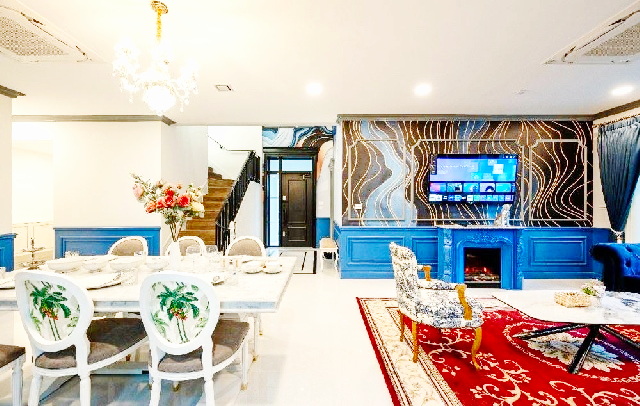 รร.นานาชาติแอสคอต 800 ม. นันทวัน พระราม 9 กรุงเทพกรีฑาตัดใหม่ ให้เช่าบ้านมุมหรูหรา 2 ชั้น  106 ตร.วา. 302 ตร.ม.4 นอน 5 น้ำ กลิ่นอายฝรั่งเศส 