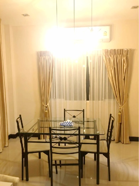 เขตคลองสามวา MRT บางชัน 5.3กม.ตลาดหทัยมิตร 1.2 กม. ให้เช่าบ้านเดี่ยว 2 ชั้น สภาพบ้านใหม่ 185 ตร.ม.45 ตร.วา.3 นอน รร.โชคชัยหทัยราษฏร์ 1.7 กม.