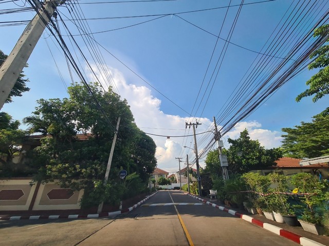 บ้าน - 70 ตร.ว. 8500000 THAI BAHT ใกล้ btsแบริ่ง ส ว ย สมุทรปราการ   