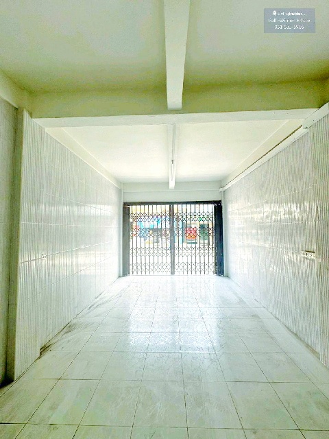 รร.นานาชาติเรนทรี 2.8 กม.ซ.จันทร์ 41-45 สุรศักดิ์ 1.8กม. อาคารพาณิชย์ 3.5 ชั้นมีดาดฟ้า 4 นอน 2 น้ำ 18 ตร.วา.