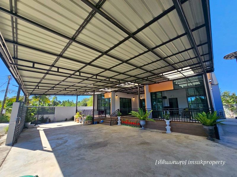 ลดเป็นล้าน พูลวิลล่าทำเลทอง อยู่เองก็ได้ ปล่อยเช่าก็ดี สภาพใหม่มาก ตั้งอยู่ใจกลางเมืองสาริกา พื้นที่ใช้สอยเยอะ ราคาดี