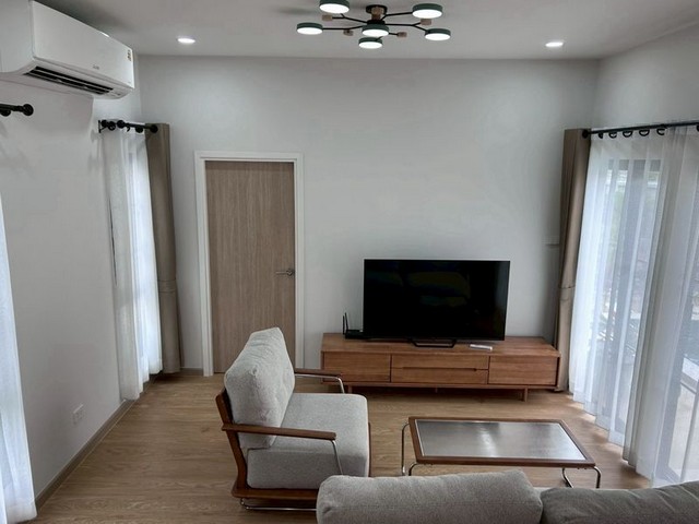 ให้เช่าพูลวิลล่า 2 ชั้น ตกแต่งสวย สไตล์โมเดิร์น ดอยสะเก็ด