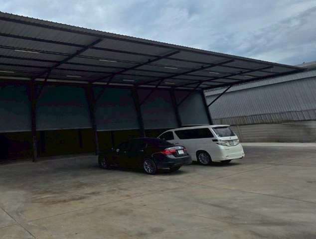 ให้เช่าโกดัง  550 ตรม. มีห้องพักคนงาน 3 ห้อง 2 ห้องน้ำ  ใกล้ขนส่ง ศาลายา1