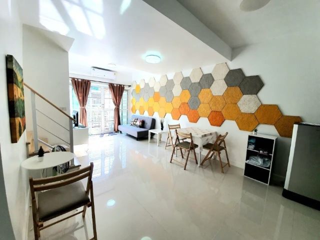 ขายพร้อมผู้เช่า ทาวน์เฮ้าส์ 2 ชั้น 18.2 ตร.ว The Connect แจ้งวัฒนะ ทำเลทอง สภาพใหม่ เฟอร์ครบ ใกล้ทางขึ้นรถไฟฟ้าสายสีชมพู 