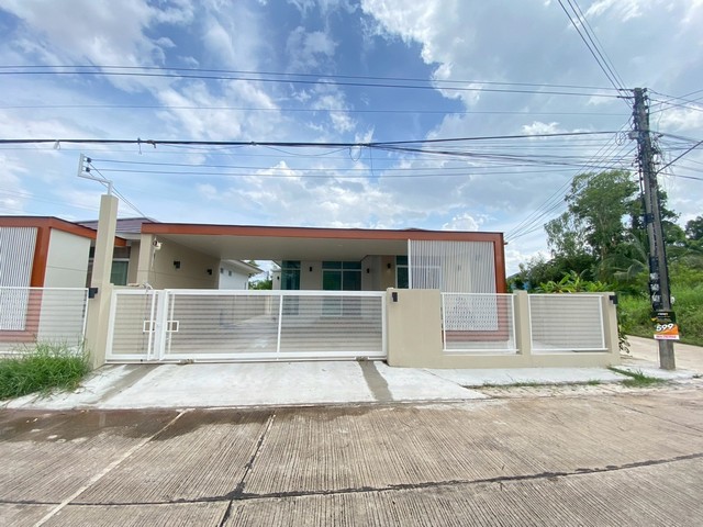  ขาย บ้านเดี่ยว 1 ชั้น (บ้านมือ 1) ฝั่งตรงข้ามตลาดไทยศิริ 1 (ทางไปสกลนคร)  อุดรธานี