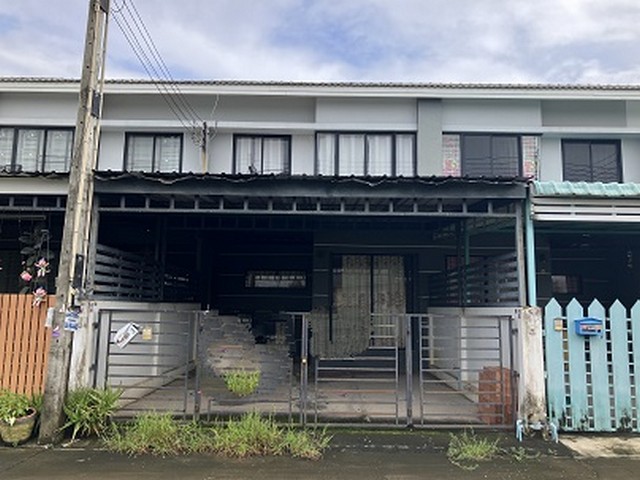 ขายทาวน์เฮ้าส์หมู่บ้านปิยะนัดดา 1 ถนนสุขุมวิท-ปลวกแดง (ทล.3191) ตำบลปลวกแดง อำเภอปลวกแดง จังหวัดระยอง