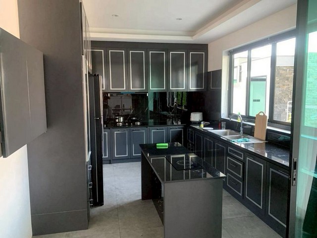 ให้เช่าพูลวิลล่า ใกล้เมือง กว้างขวาง โซนป่าแดด