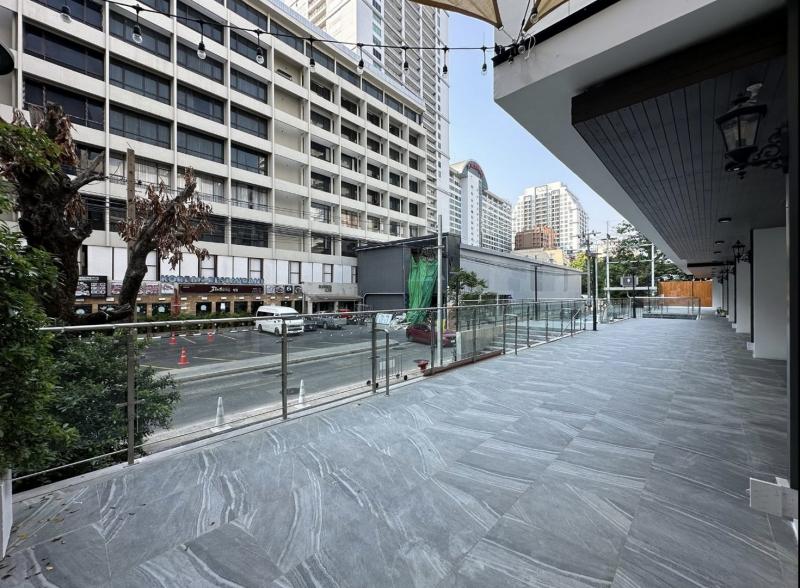 Shop available for rent  282 Sq.m. Avenue Sukhumvit 15