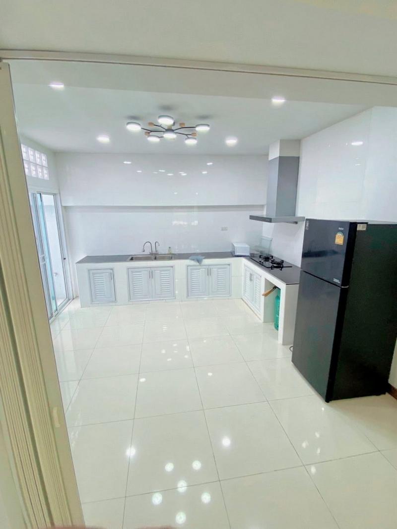 บ้านให้เช่า2ชั้นห้วยขวาง  รีโนเวทใหม่ 3ห้อง2ห้องน้ำสุทธิสารประชาราษฎร์บำเพ็ญรัชดา18