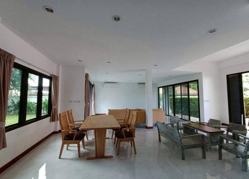 ให้เช่าบ้านหลังใหญ่ 5 ห้องนอน 191 ตารางวา( 800 ตารางเมตร)ใกล้โรงเรียน SISBจอดรถได้ถึง 8-10 คันพร้อมเข้าอยู่