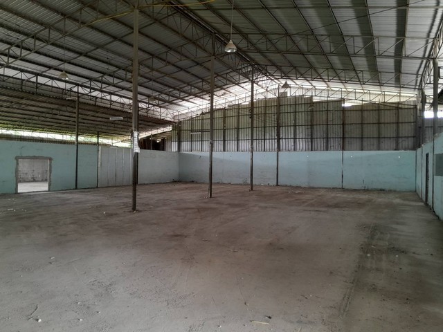 ขายโกดังพานทองชลบุรี ขายที่ดินพร้อมโกดัง  บนเนื้อที่   2 ไร่  พื้นที่ใช้สอย 1,100   ตรม ผังสีส้ม