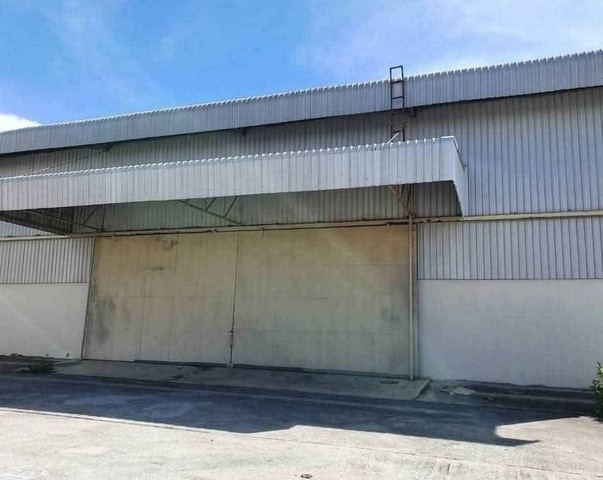 ให้เช่าโกดังสินค้าพานทองชลบุรี  1,400 ตารางเมตร เหมาะสำหรับคลังสินค้า ว่าง 1 โกดัง