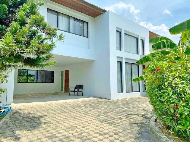 MRT สัมมากร 700ม.เดอะพาซิโอ ทาวน์ 600 ม.ให้เช่าบ้าน  2ชั้น 102ตร.วา. 302ตร.ม. 3นอน 4น้ำ เพียวเพลส รามคำแหง 64 ม.   