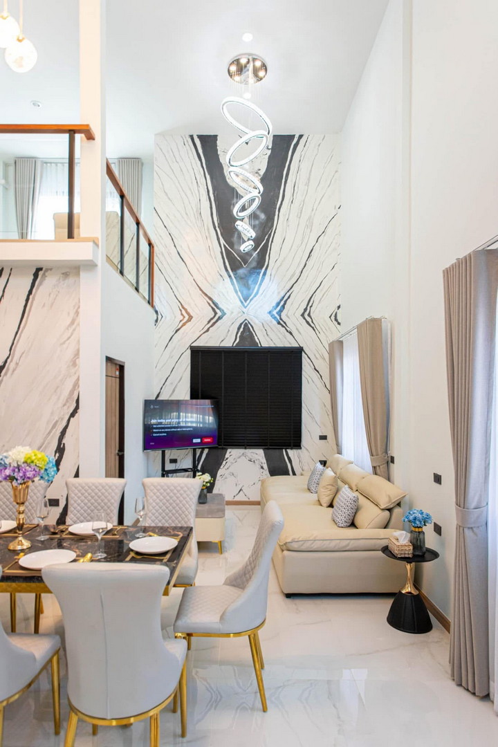New Modern Luxury Single House in Huaikwang 5 Beds  500 ตร.ม. พร้อมสระว่ายตัว 