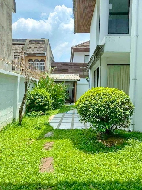 MRT สัมมากร 700ม.เพียวเพลส รามคำแหง 64 ม.ให้เช่าบ้านเอ็กซ์คลูซีฟ  2ชั้น 100ตร.วา. 300ตร.ม. 3นอน 4น้ำ  เดอะพาซิโอ ทาวน์ 600 ม.