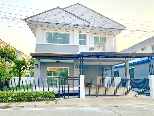 ถ.นครอินทร์ พระราม5 เดอะวอล์ค ราชพฤกษ์ 1.9 กม.MRTบางพลู 4.4กม. ให้เช่าบ้านเ 2ชั้น 56ตร.วา. 230ตร.ม รร.นานาชาติดราก้อน 1.2กม. 3นอน 3น้ำ 