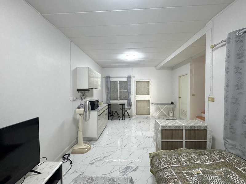 LM24-0127 ขายทาวน์เฮ้าส์ 2 ชั้น หลังมุม มบ.พิศาล ท่าข้าม28 แยก 4พระราม2 รีโนเวทใหม่ เนื้อที่ 18 ตรว 2นอน 2น้ำ