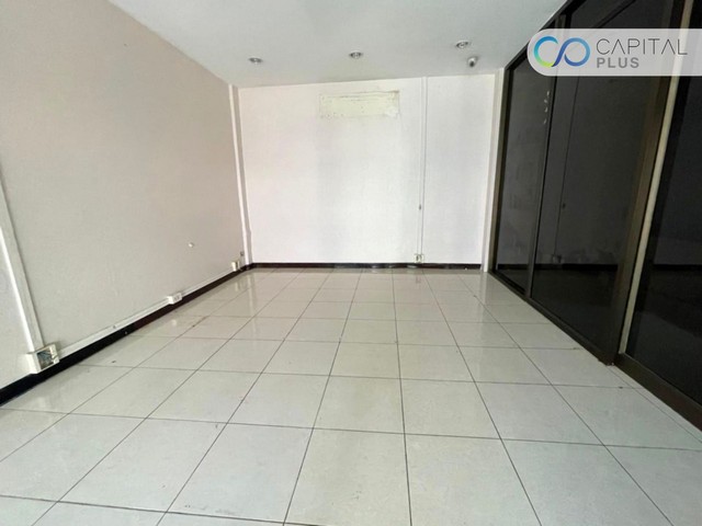 ขาย ทาวน์เฮาส์สามชั้น หมู๋บ้านธันยกานต์ รามอินทรา40 แยก31 ใกล้ MRT